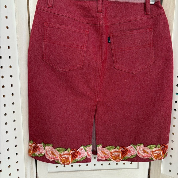 Canyon River Blues Red Mini Skirt with Floral Embroidery - Picture 4 of 7